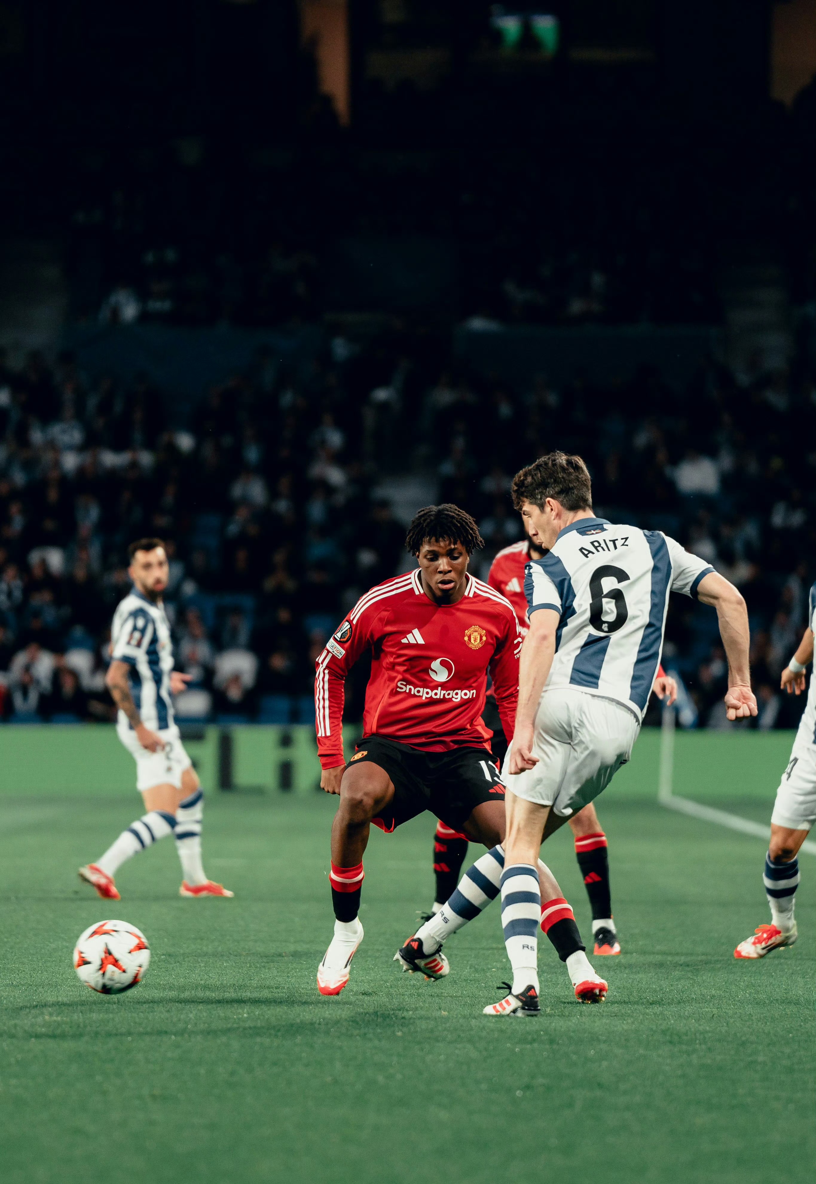 赛地聚焦:欧联今夜热度飙升;波士顿凯尔特人强势反弹;球迷炸锅;球探报告显示潜力的简单介绍 赛地聚焦:欧联今夜热度飙升;波士顿凯尔特人强势反弹;球迷炸锅;球探报告显示潜力的简单介绍