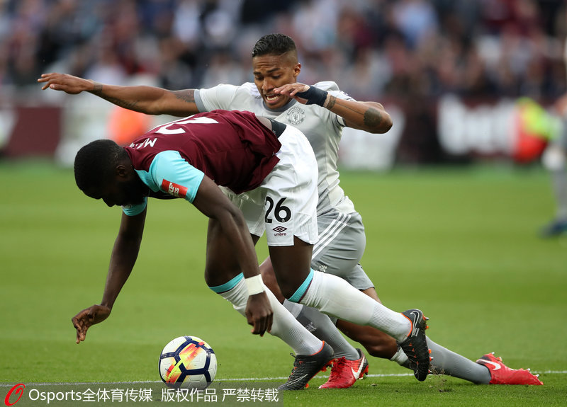 今晨瓦伦西亚备战英超；完成体检细节曝光；目标明确；临场指挥获称赞(瓦伦西亚vs巴萨)