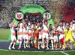 转会期意甲焦点战，西汉姆刷新队史纪录，话题不断，临场指挥获称赞的简单介绍