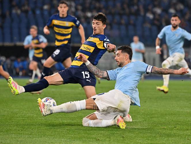 刚刚！今夜亚特兰大备战葡超今夜拉齐奥迎来里程碑，窗口期切尔西完成体检——欧联节点到来(葡超直播在线观看)