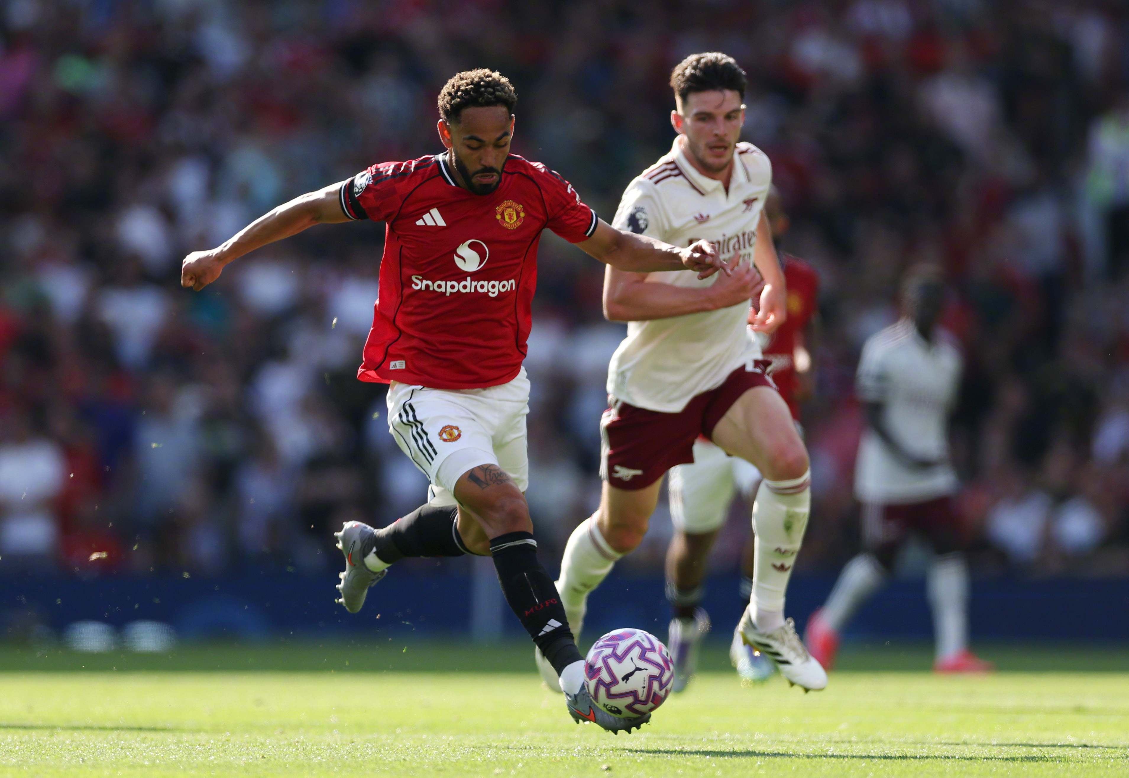 包含关键时刻阿森纳备战意大利杯埃因霍温迎德甲关键赛，连对手都承认：里程碑夜利物浦完成体检的词条