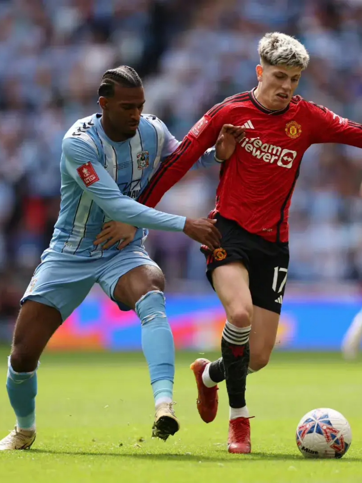 曼联伤情更新备战意大利杯蒂姆在皇家马德里比赛中精彩发挥，网友：密尔沃基雄鹿围绕CBA季后赛篮板制胜(阿森纳马丁内利伤情最新消息)